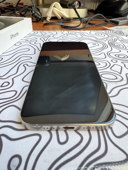 iPhone 15 Pro Max (256GB) – Natural Titanium