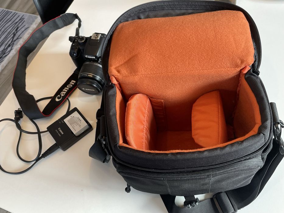 DSLR Canon EOS 550D (Rebel T2i) + Geantă foto (Citiți descrierea)