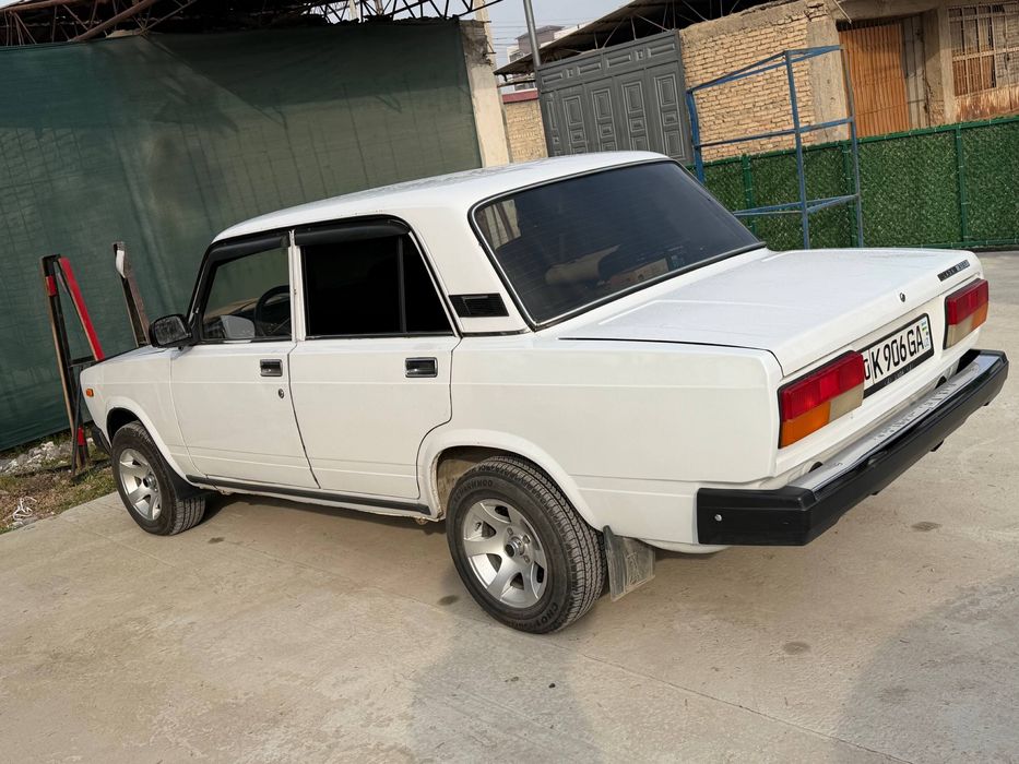 JIGULI 2107 srochna sotiladi