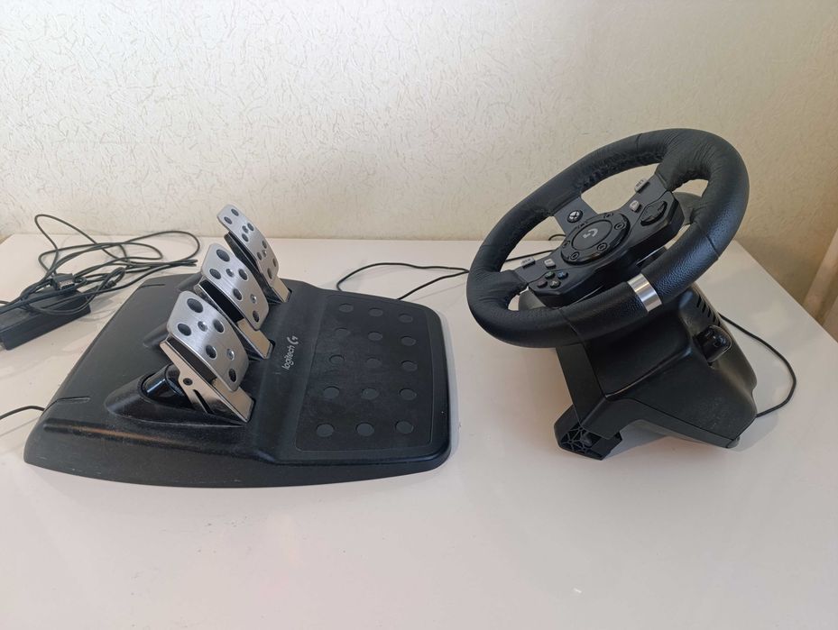Волан и педали за игри Logitech