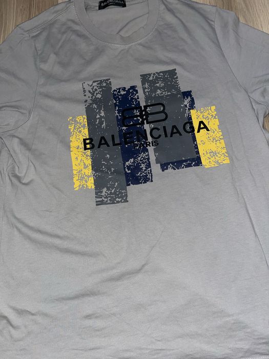vand tricou balenciaga nou