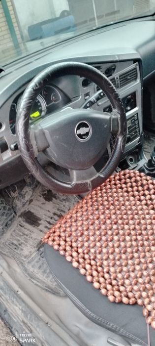 Nexia2 2009 sotiladi. 4000 $ metan balon 100 talik