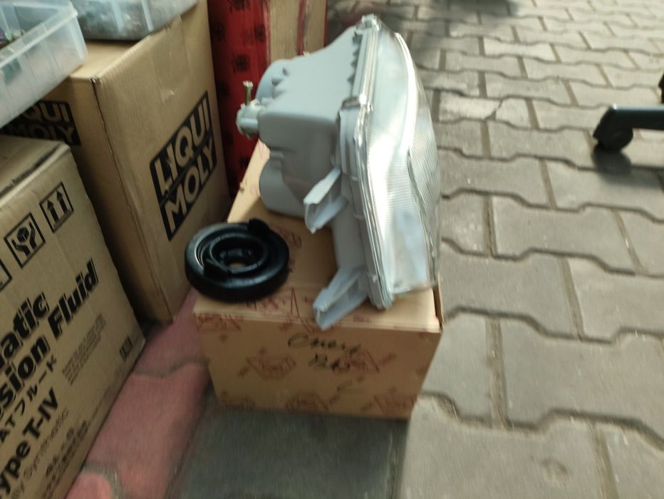 Митсубиси Спец вагон фара