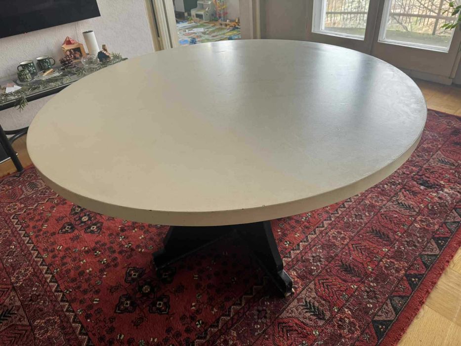 Масивна кръгла трапезна маса, диаметър 140см