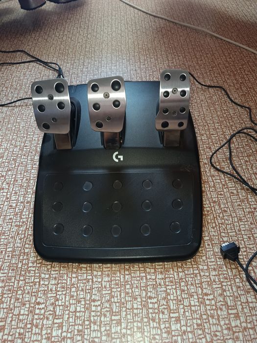 Продаю Игровой контроллер Logitech G923 черный