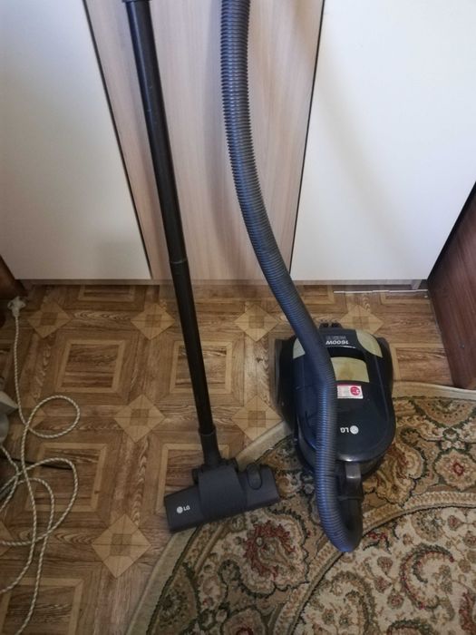 пылесос LG 1600wat