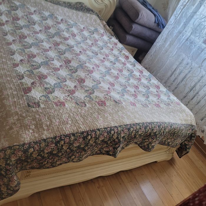Продам кровать с тумбой и шкаф все вместе