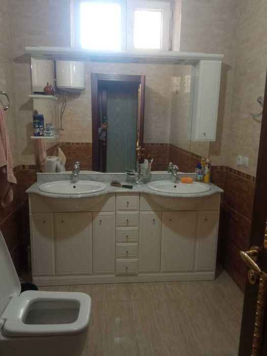 Продается 7 комнатный дом в центре города