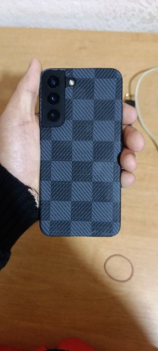 S 22 bor naqdga abmen yoq narxini keliwamiz kirishib savdo bor