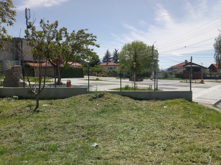 Парцел в центъра на село, 522 м2