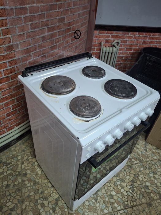 Продаю электрическую плиту