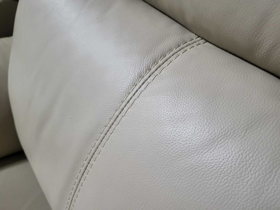 Комплект кремави кожени фотьойли - 2 броя