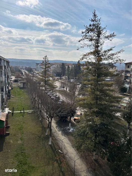 Vand apartament 2 camere Motru - centru