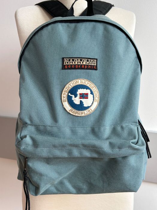 Интересна текстилна раница napapijri