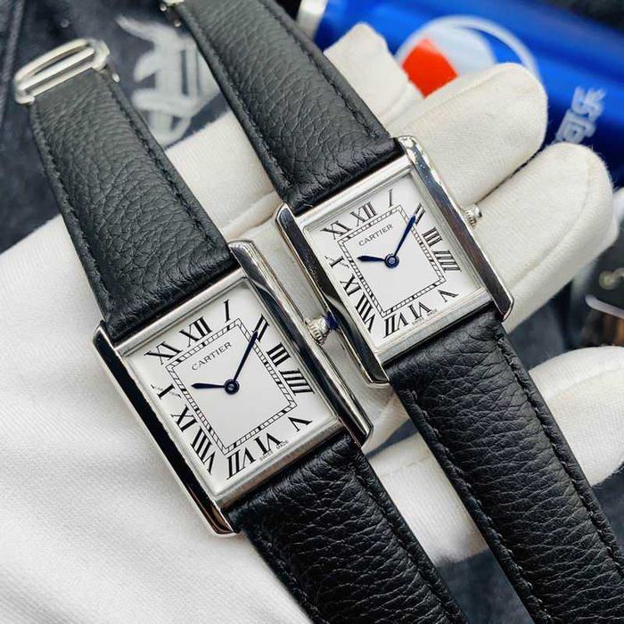 Кварцов Cartier Tank Must