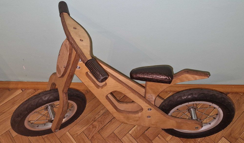 Дървено баланс колело