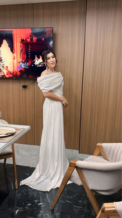 Шикарные вечерние платья))