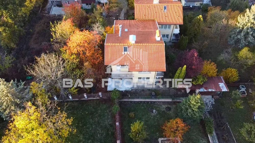 Къща в София-Банкя площ 243