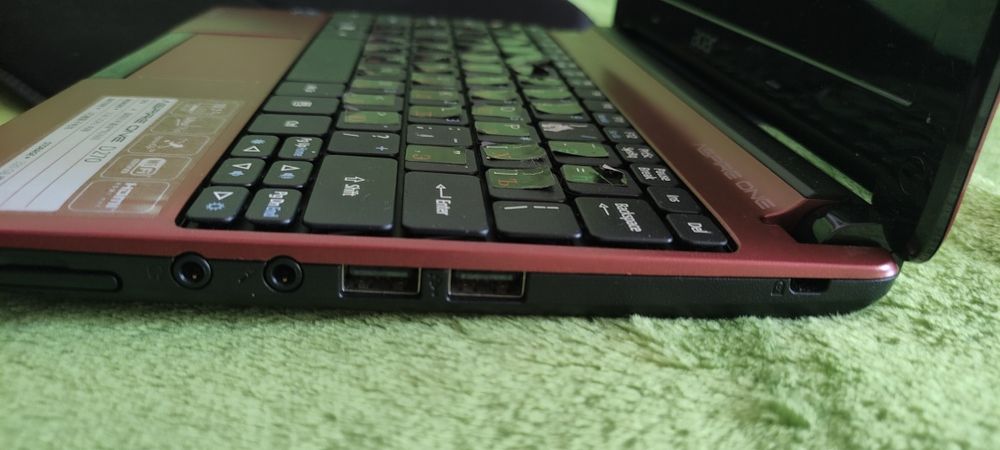 Нетбук Acer Aspir One D270