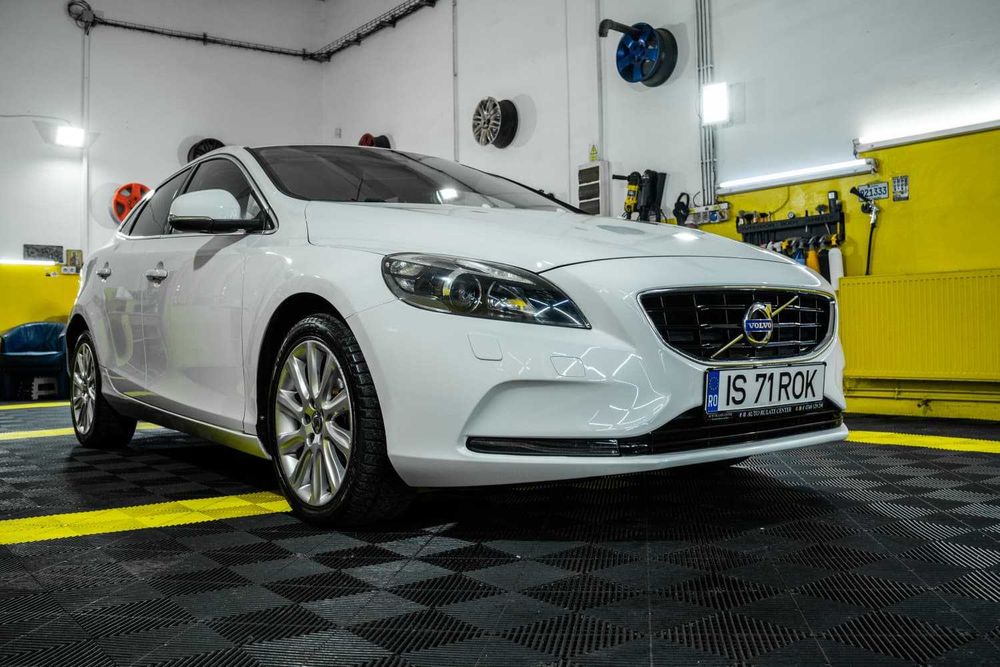 Volvo V40, 1.6 diesel, 115 CP, Rate 0% Avans