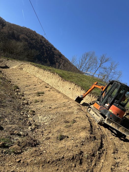 Prestări servicii cu miniexcavator 3tone