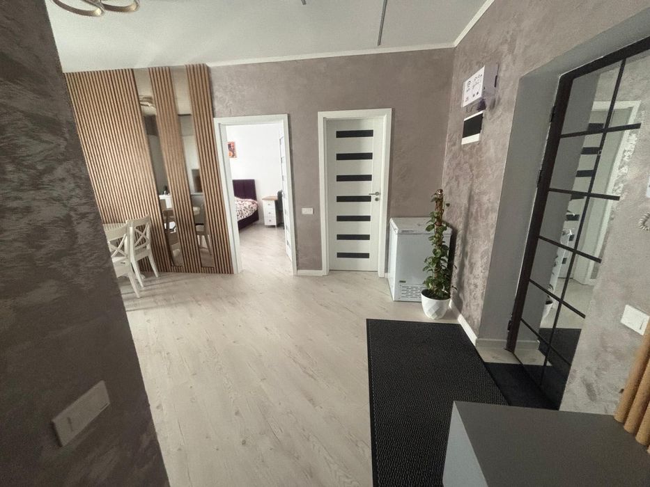 Apartament de vânzare 3 camere decomandat