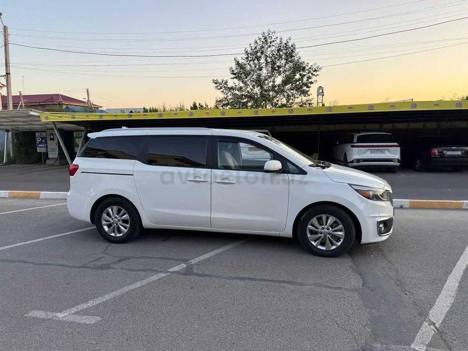 Продаётся Kia Sedona 2016