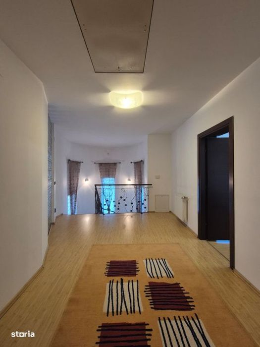 Casa individuala, garaj, 3 parcari, 210mp, gradina, Dambul Rotund