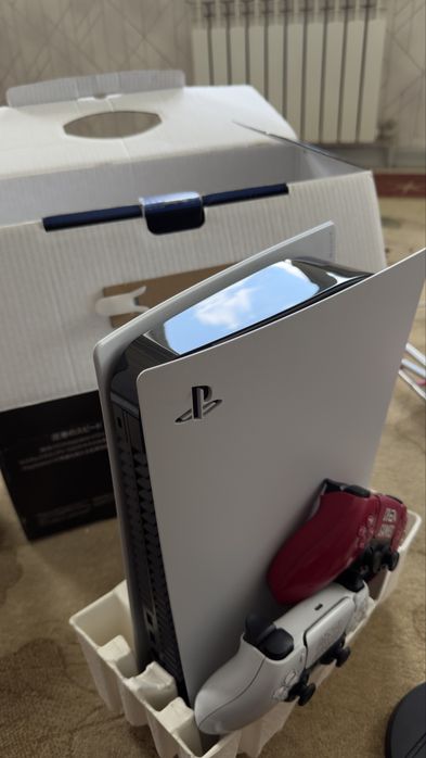 Продам PS5 с 2мя джойстиками