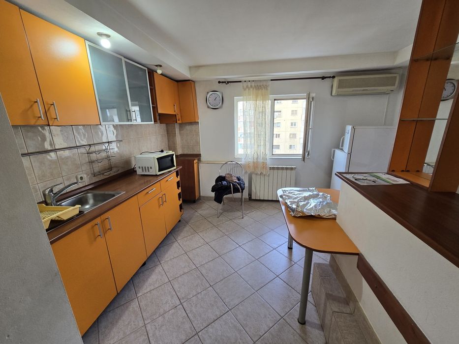 Inchiriez apartament 2 camere metrou Eroii Revolutiei