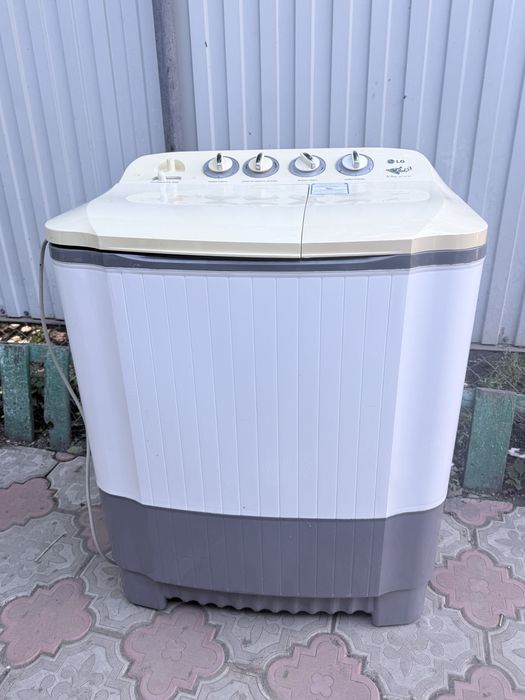 Продам Стиральную машинку полуавтомат 6 кг