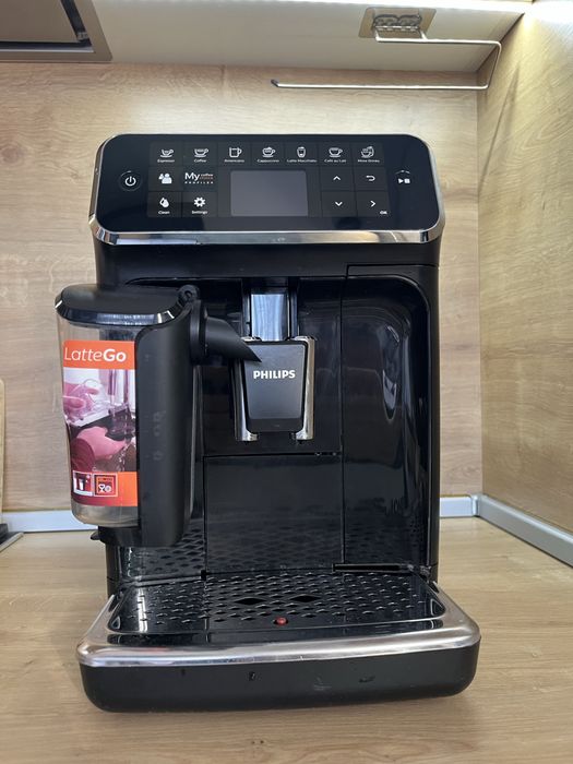 Автоматична кафемашина Philips EP4341 LatteGo