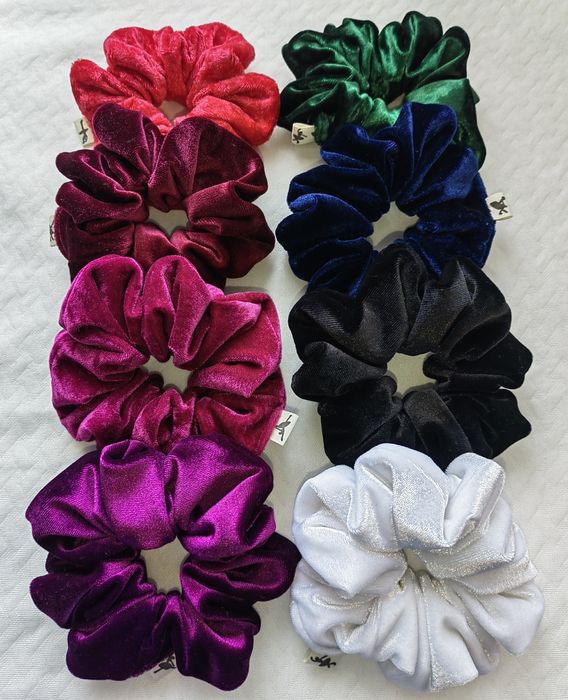 Сатенено скрънчи класик, мини и с дантела.