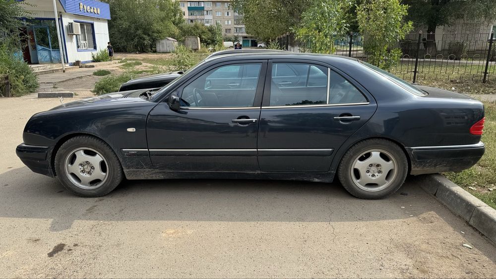 Продам мерседес е280 газ бензин