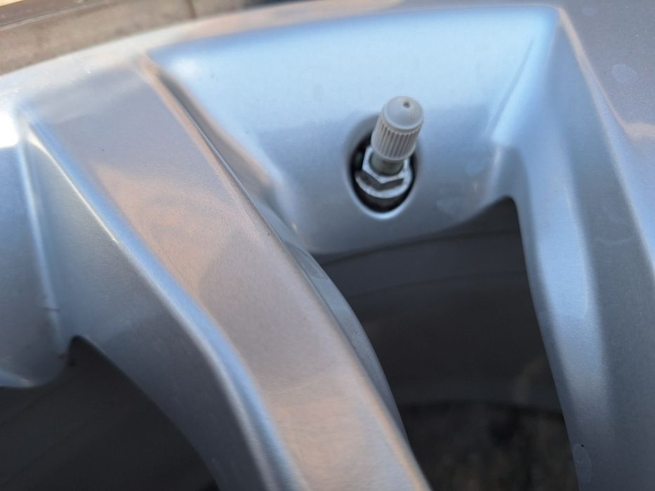 BMW-с датчици-18цола-5/120-ЕТ-30-Ж-8-с гуми-оригинални