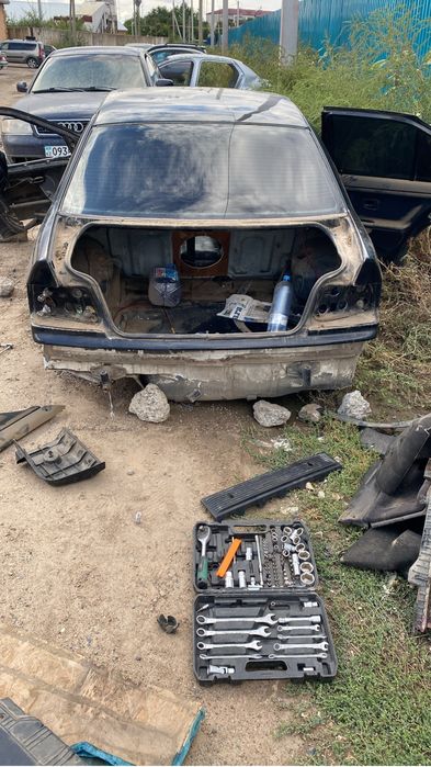 Разбор БМВ E36 на запчасти