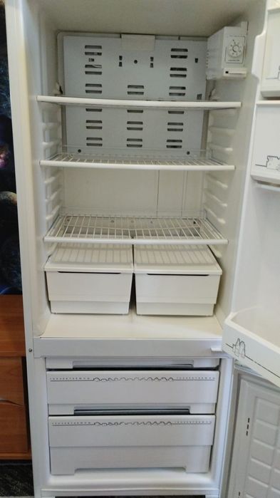 Холодильник двухкамерный