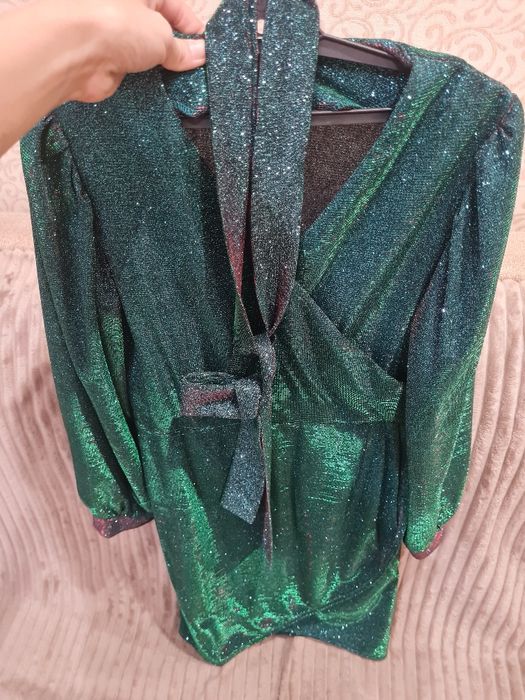 Продам  праздничное платье