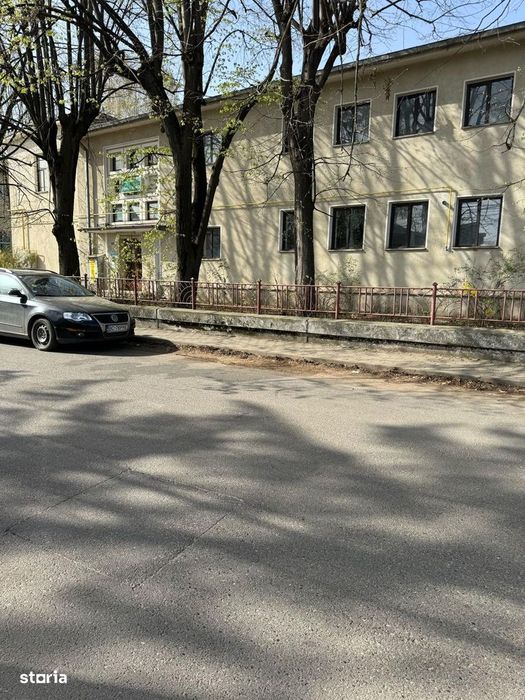 Vand cladire pretabila clinica , spital , centru medical , Si BLOC