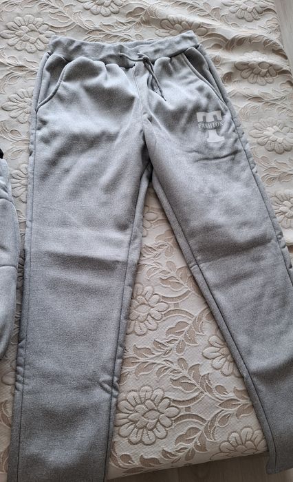 Продам костюм новый