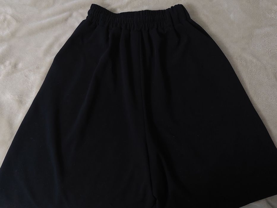 чёрные шорты б/у