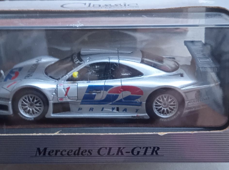 Продам модельку машины.