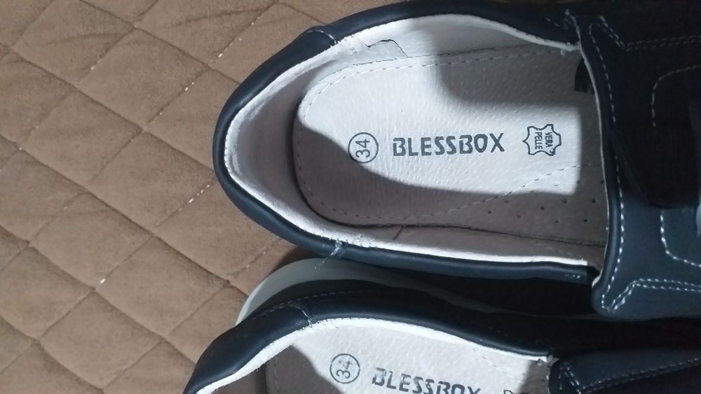 Продам туфли школьные