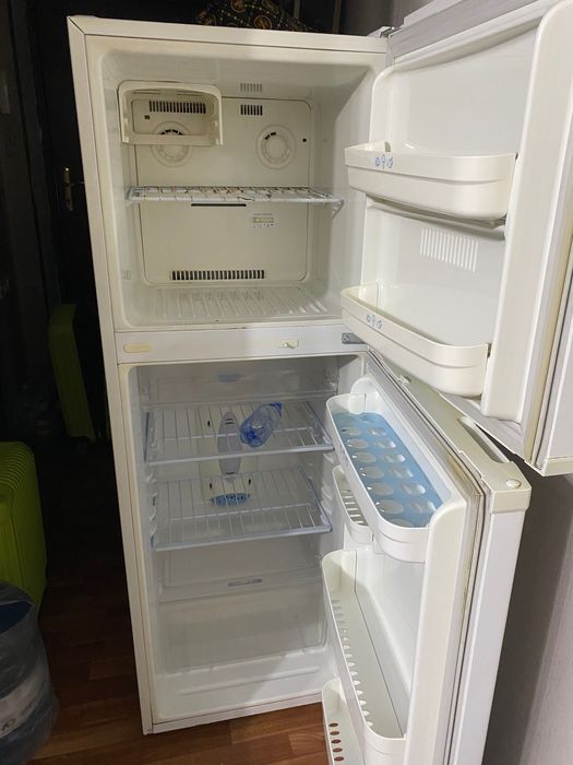 Продается Холодильник LG