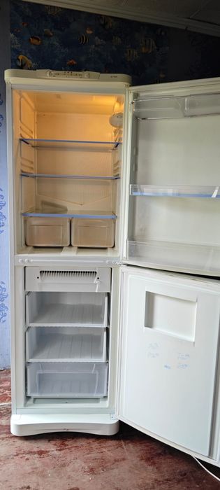 Холодильник Indesit