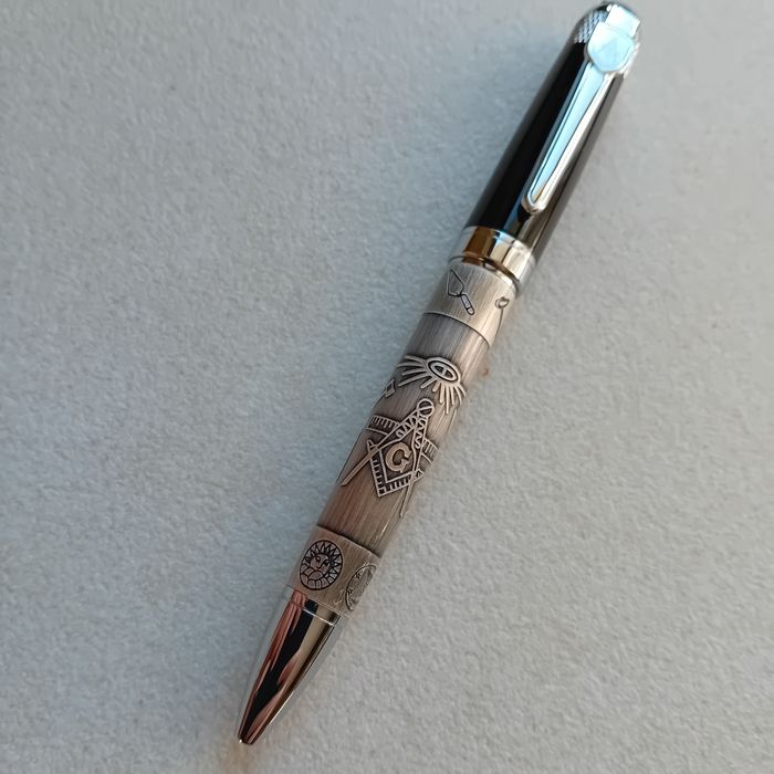 Pix masonic nou in cutie