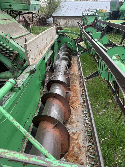 Комбайн Нива 2001 год