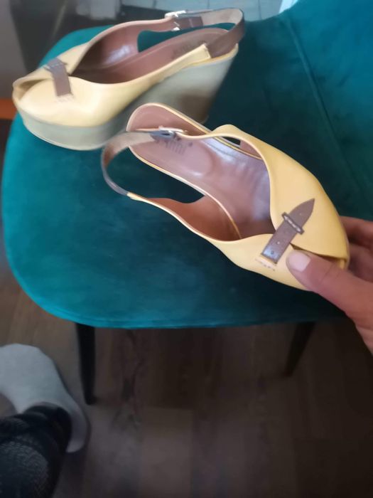 Продавам дамски обувки