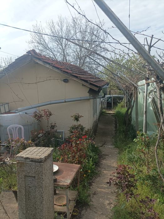 Продавам вила !!