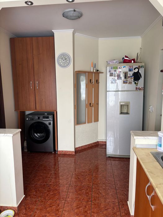 Vând apartament 3 camere